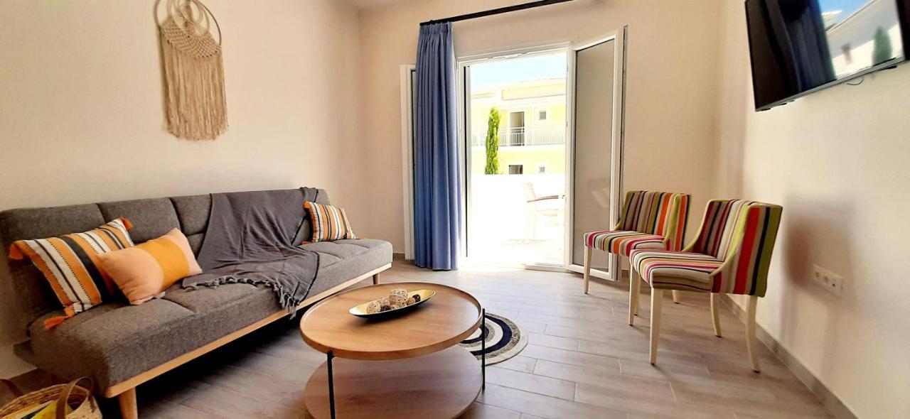 The Central Villa - Kassiopi Corfu Villas Bagian luar foto