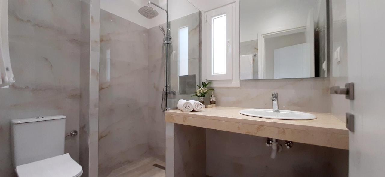 The Central Villa - Kassiopi Corfu Villas Bagian luar foto